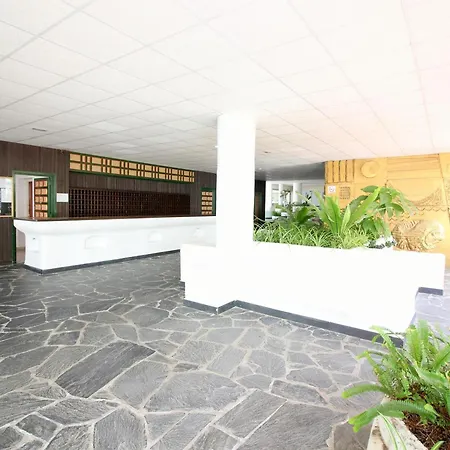 Apartment Center 2303 En Primera Linea De Mar Y Con Piscina En Santa Margarita Roses